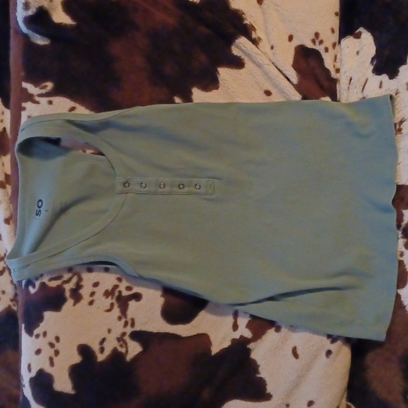 SURF STYLE, HEAT GEAR, AND SO. WOMENS SHIRT BUNDLE, AND SIZE LARGE. - Picture 4 of 7